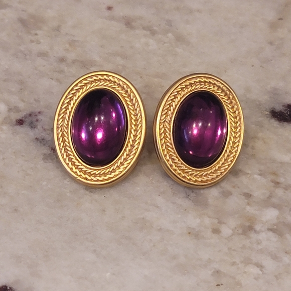 no brand Jewelry - Vtg Purple Cabochon Oval Earrings